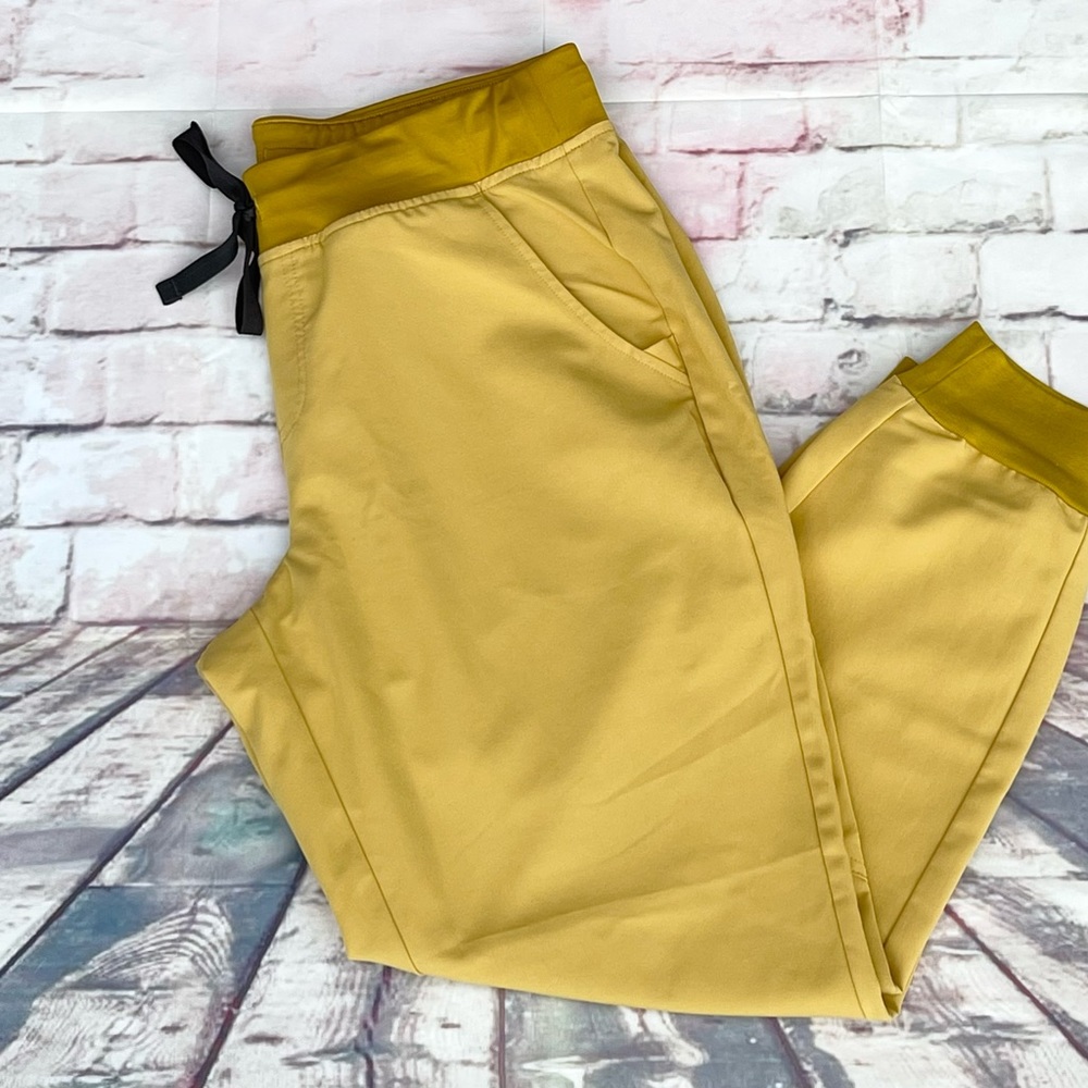 FIGS Light Gold jogger scrub pants (PL)